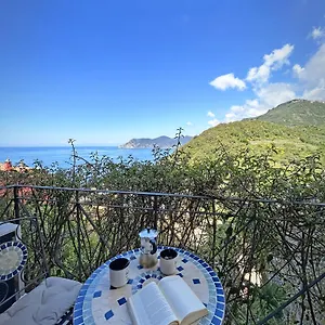 Pietra Azzurra Corniglia